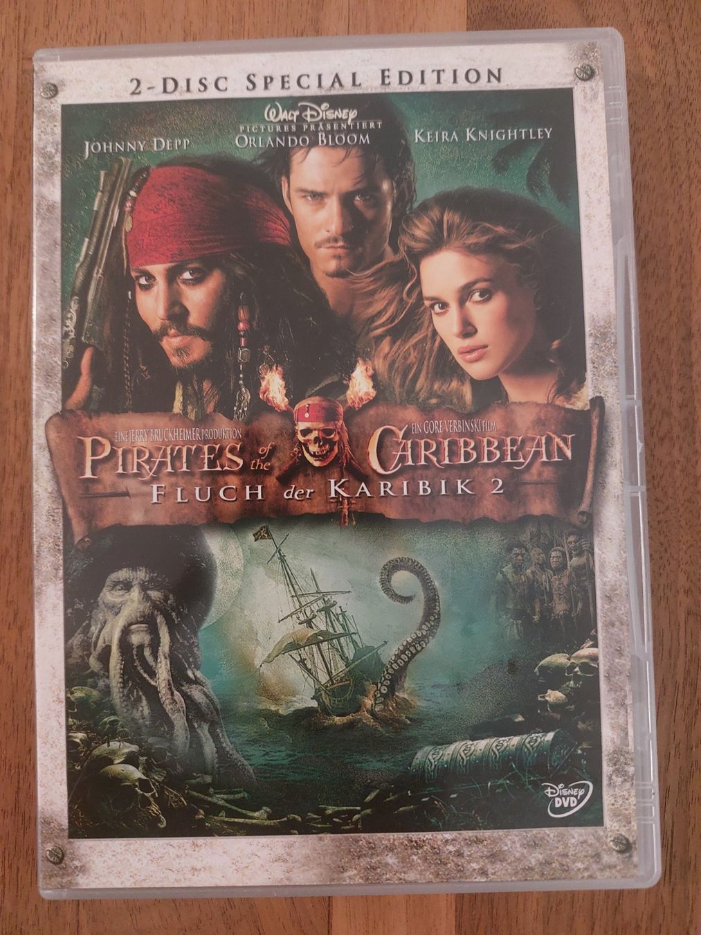 Tous les DVDs: DVD - Fluch der Karibik 2 / 2 Disk-Special – D'occasion à Rheinfelden par FilmAuktion