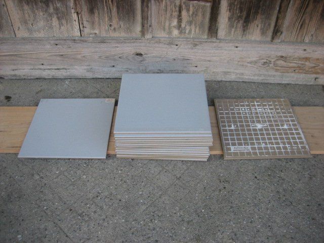 Rivestimenti per pavimenti: Bodenplatten 3 m2 – Usato da Winterthur venduto da pf02