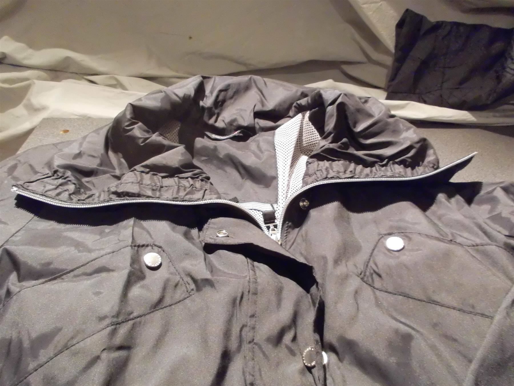 Jacken: Jacke Grösse 42, Concept uk, schwarz – Gebraucht aus Zürich von Motzkuh 1
