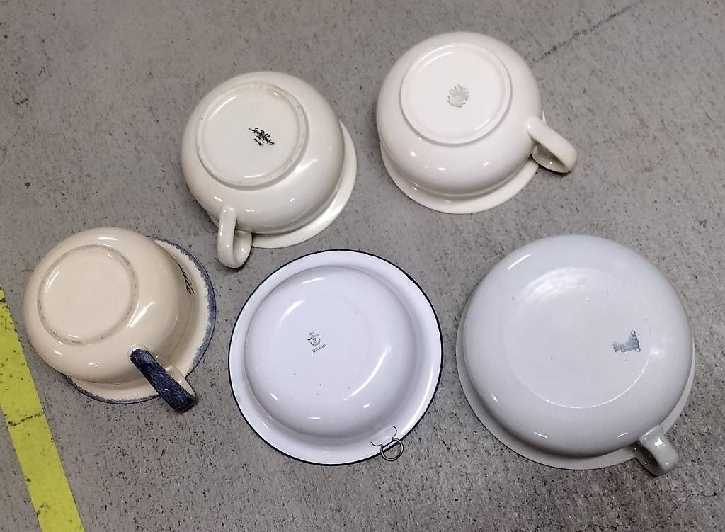 Pots de fleurs: Verschiedene Nachttöpfe oder Blumentöpfe – D'occasion à Steinach par Tsgweh 9