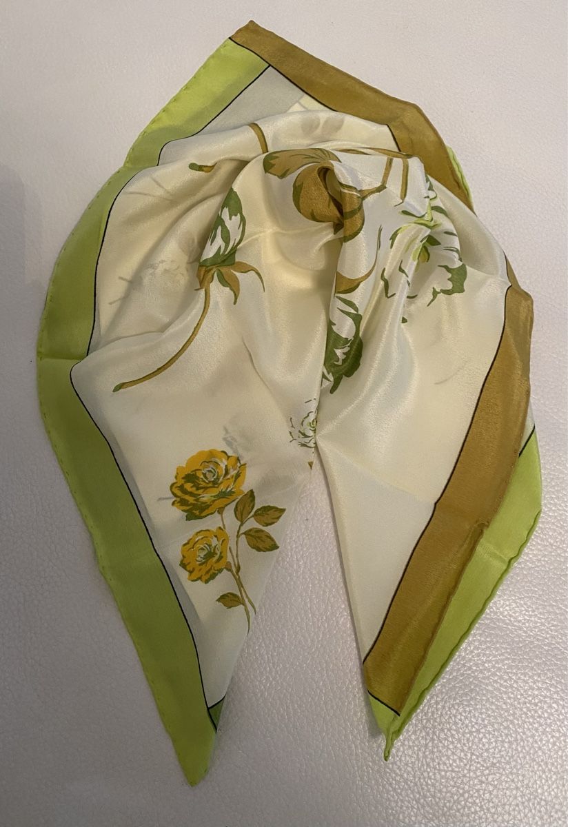 Foulards, Tücher & Schals: Seiden Halstuch 🌸 – Gebraucht aus Opfikon von Luis144 3