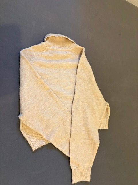 Mango Pulls & Sweat-shirts: Dolcevita – D'occasion à Binningen par son_x7yt 1