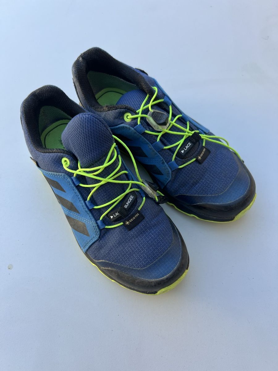 Adidas Schuhe für Jungen: Adidas Terrex Trekkingschuhe Gr. 33 – Gebraucht aus Heiligkreuz (Mels) von fodo