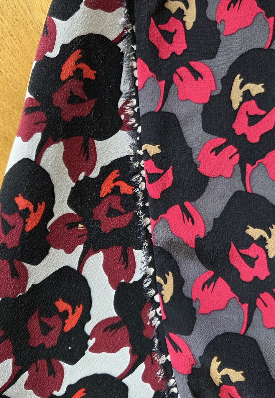 Camicette: Daniela Schumacher Bluse, gemustert, Grösse ca 36/37. – Usato da Luzern venduto da CVonarburg 2