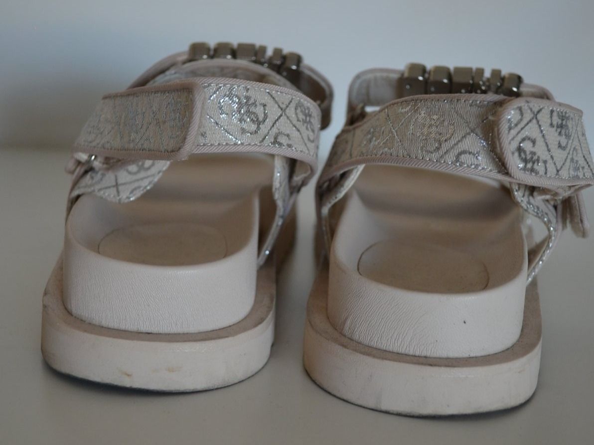 Guess Damenschuhe: GUESS Plateau-Sandale – Gebraucht aus Locarno von DarjaRonco 3