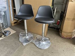 2 Stk. neue Barhocker in schwarz