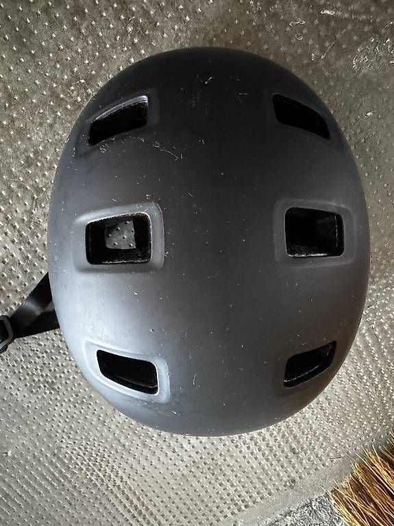 Caschi: Casque vélo S – Usato da Lausanne venduto da sborenov