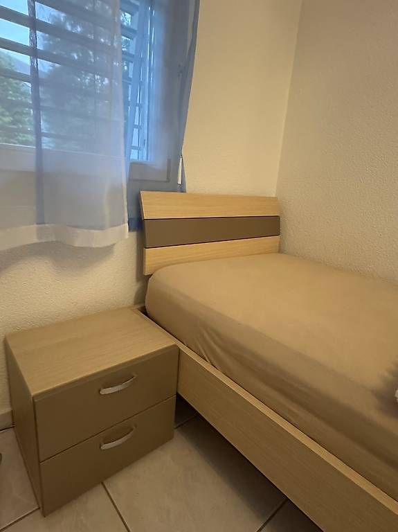 Pfister Letti: Letzter Preis! Bett mit Nachttisch – Usato da Sennhof venduto da ipi_f9my 1