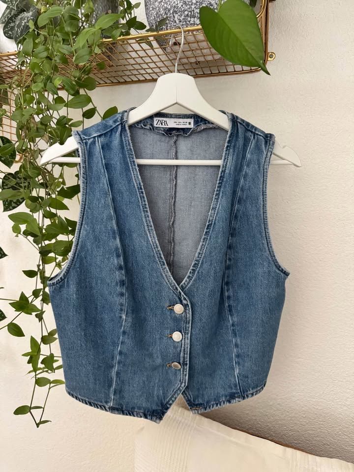 Zara Gilet & Giacche senza maniche: ZARA Jeans Weste gr. L – Usato da Zürich venduto da gosia_z