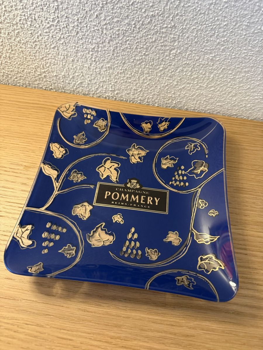 Piatti di portata: Vide poche Champagne Pommery  – Usato da Kloten venduto da Mumiiin