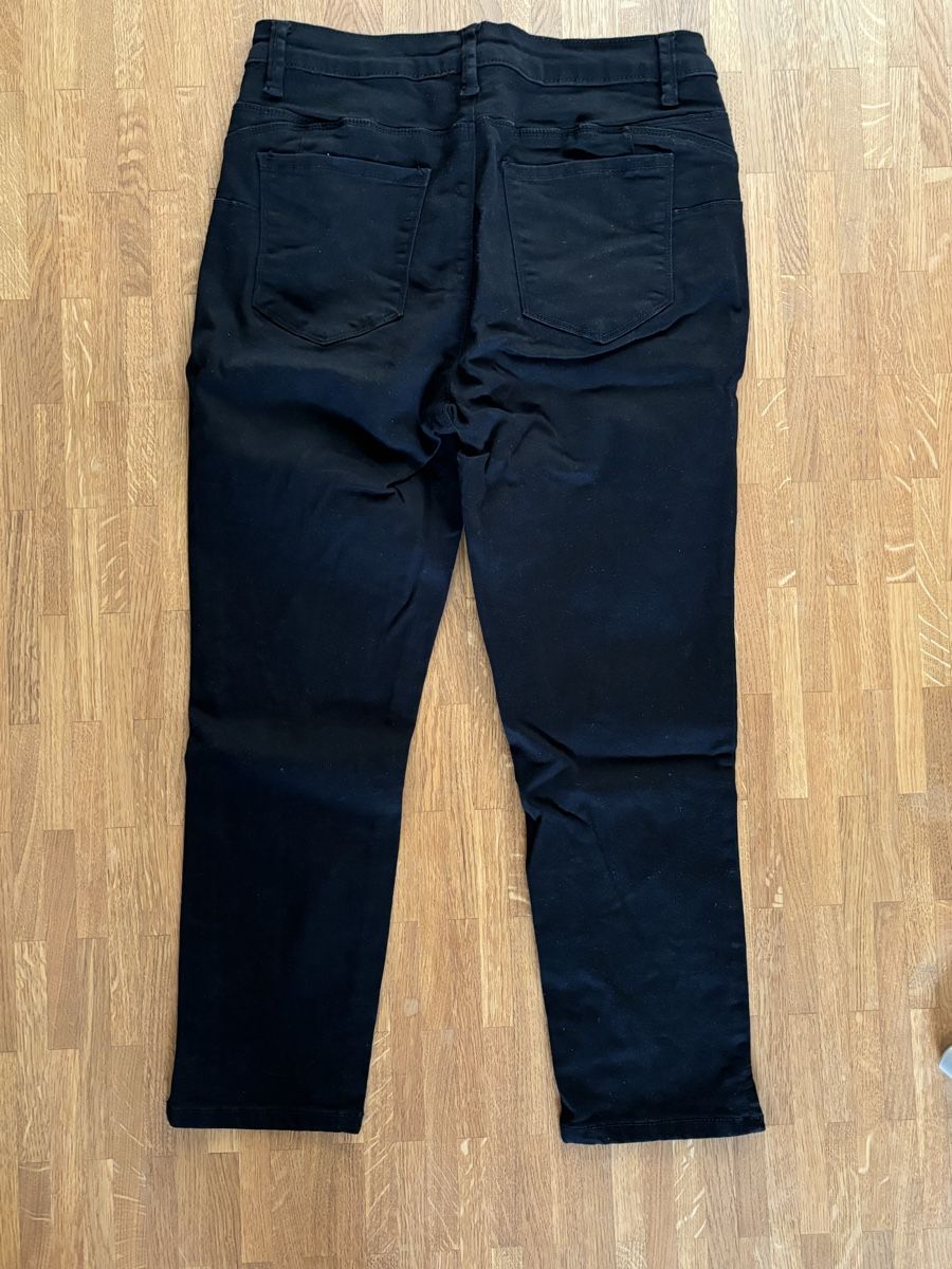 Zebra Jeans: Schwarze Damenjeans (Länge 3/4) – Nuovo (secondo la descrizione) da Gasel venduto da Sunisshining123 2