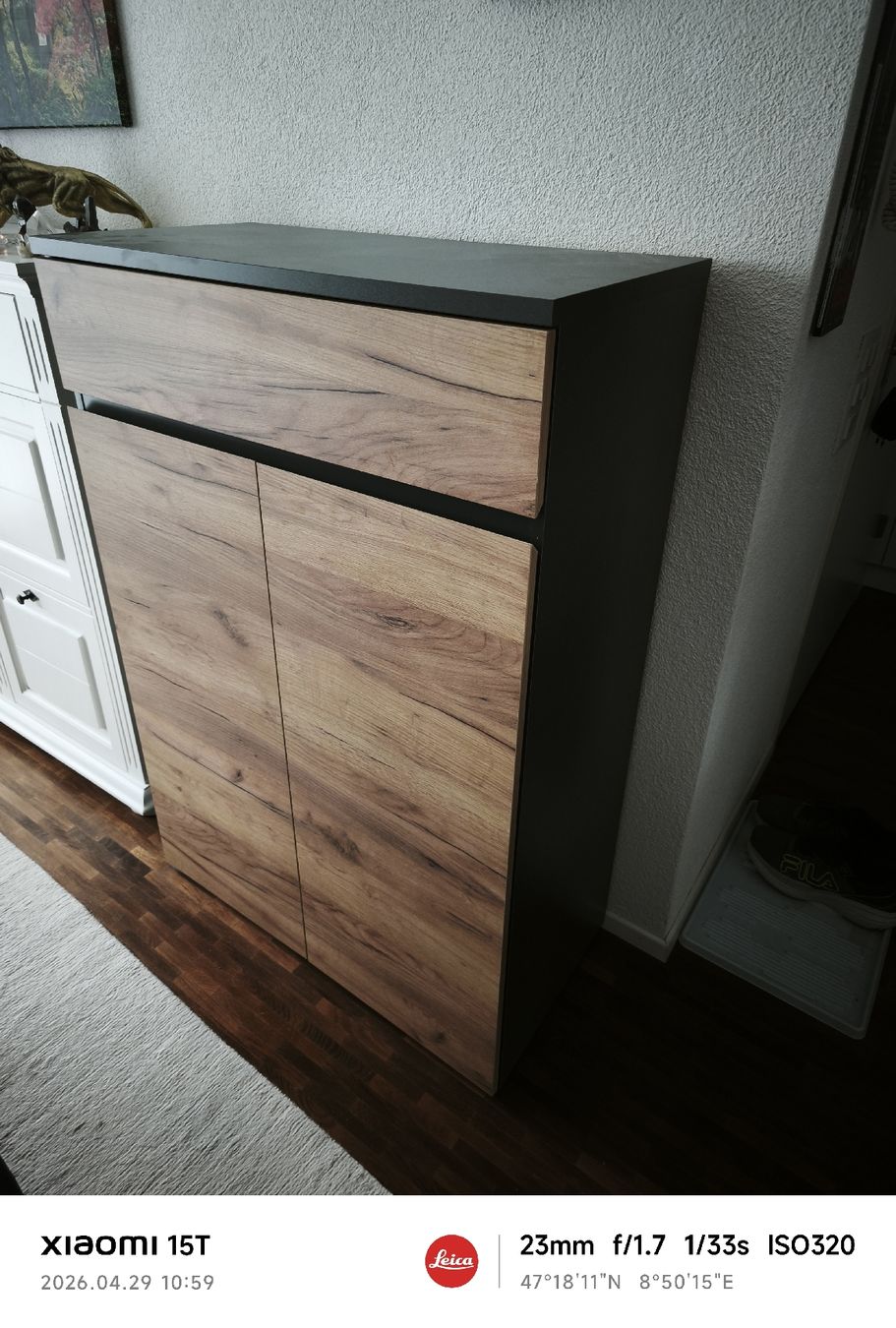 Livique Cassettiere: Moderne Kommode mit Schublade - Top Zustand! – Nuovo (secondo la descrizione) da Hinwil venduto da dar_rm94