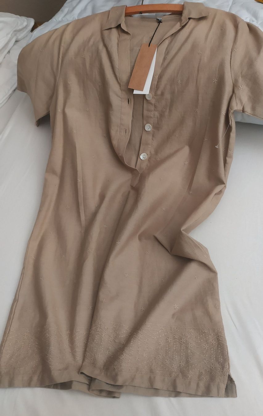Robes: Robe en lin/coton gr. M – Neuf avec emballage d'origine à Chezard St-Martin par Loucail