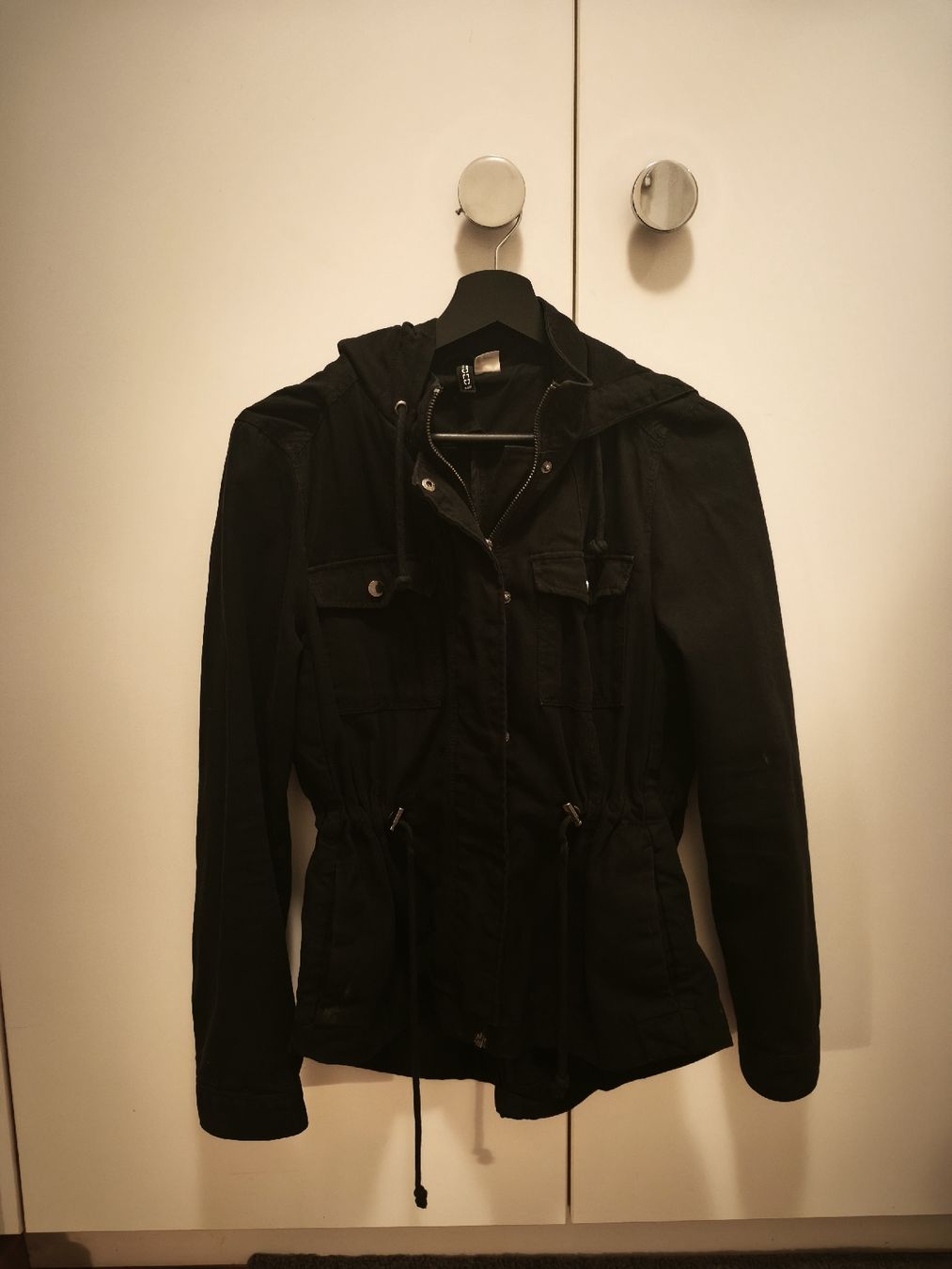 H&M Giacche: schwarze leichte Jacke Gr. 38 – Nuovo (secondo la descrizione) da Untersiggenthal venduto da iknisleh 2