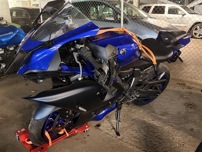 Yamaha Strada: Yamaha R7 ABS – Usato da Winterthur venduto da MCW 3