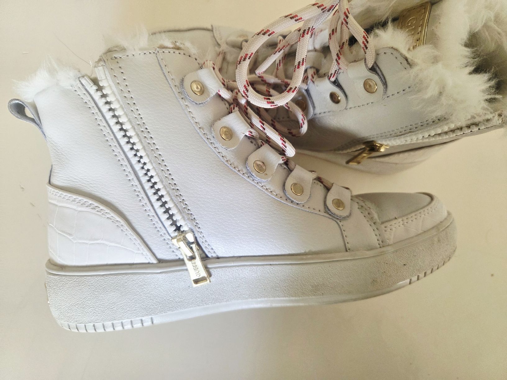 Guess Scarpe per ragazze: Schöne Winterschuhe von GUESS, Gr.35 – Nuovo (secondo la descrizione) da Riehen venduto da Bliss1978 2