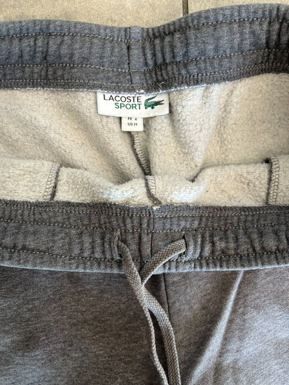 Lacoste Hosen: LACOSTE Trainerhose lang Dunkelgrau – Gebraucht aus Otelfingen von Denis_ZH 2