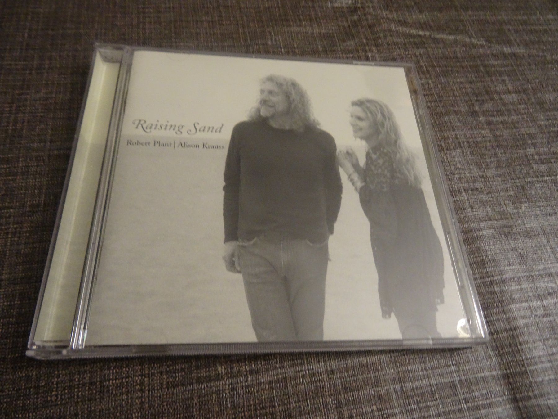 CD: Robert Plant & Alison Krauss - Raising Sand CD – Usato da Olten venduto da Disc-Ausverkauf