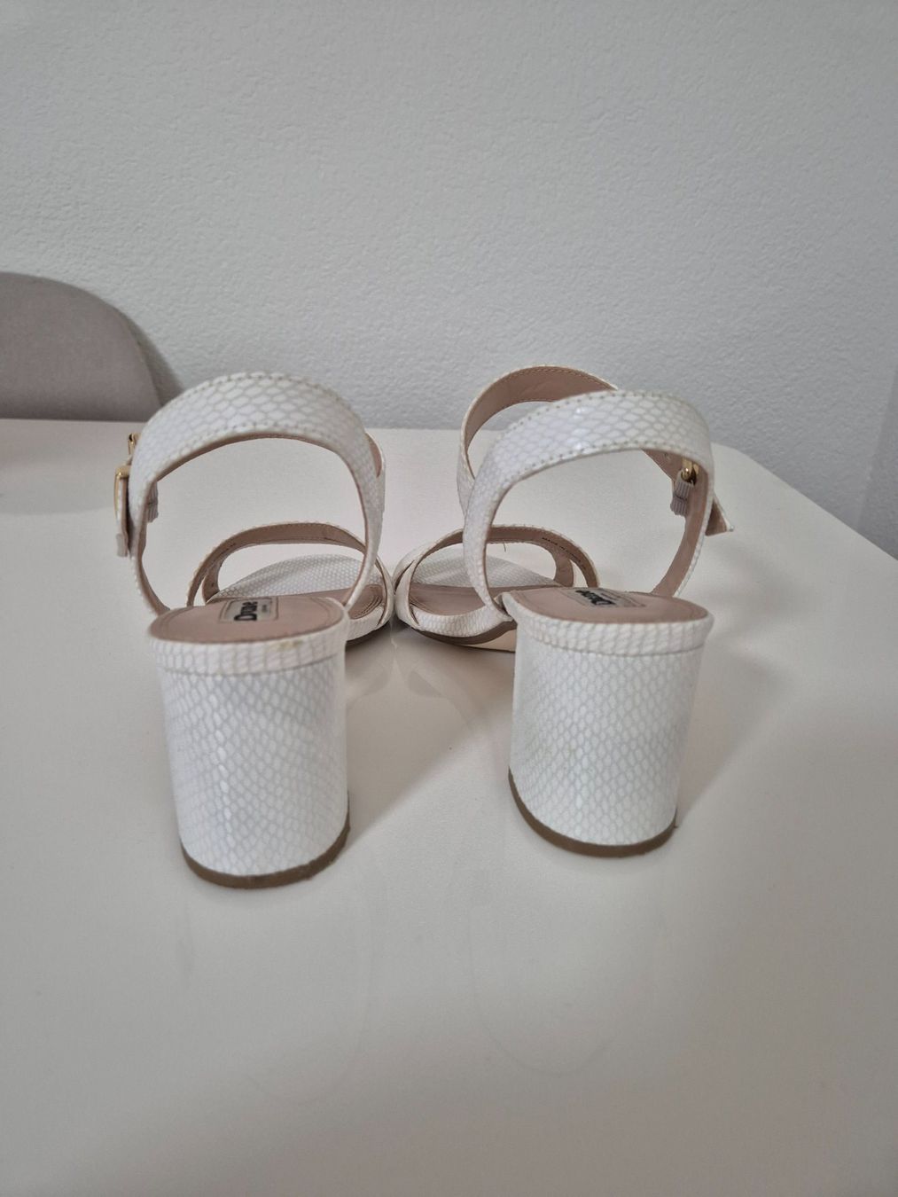Dune London Scarpe da donna: Weisse Sandalen von Dune gr. 38 – Nuovo (secondo la descrizione) da Basel venduto da Elena_02 1