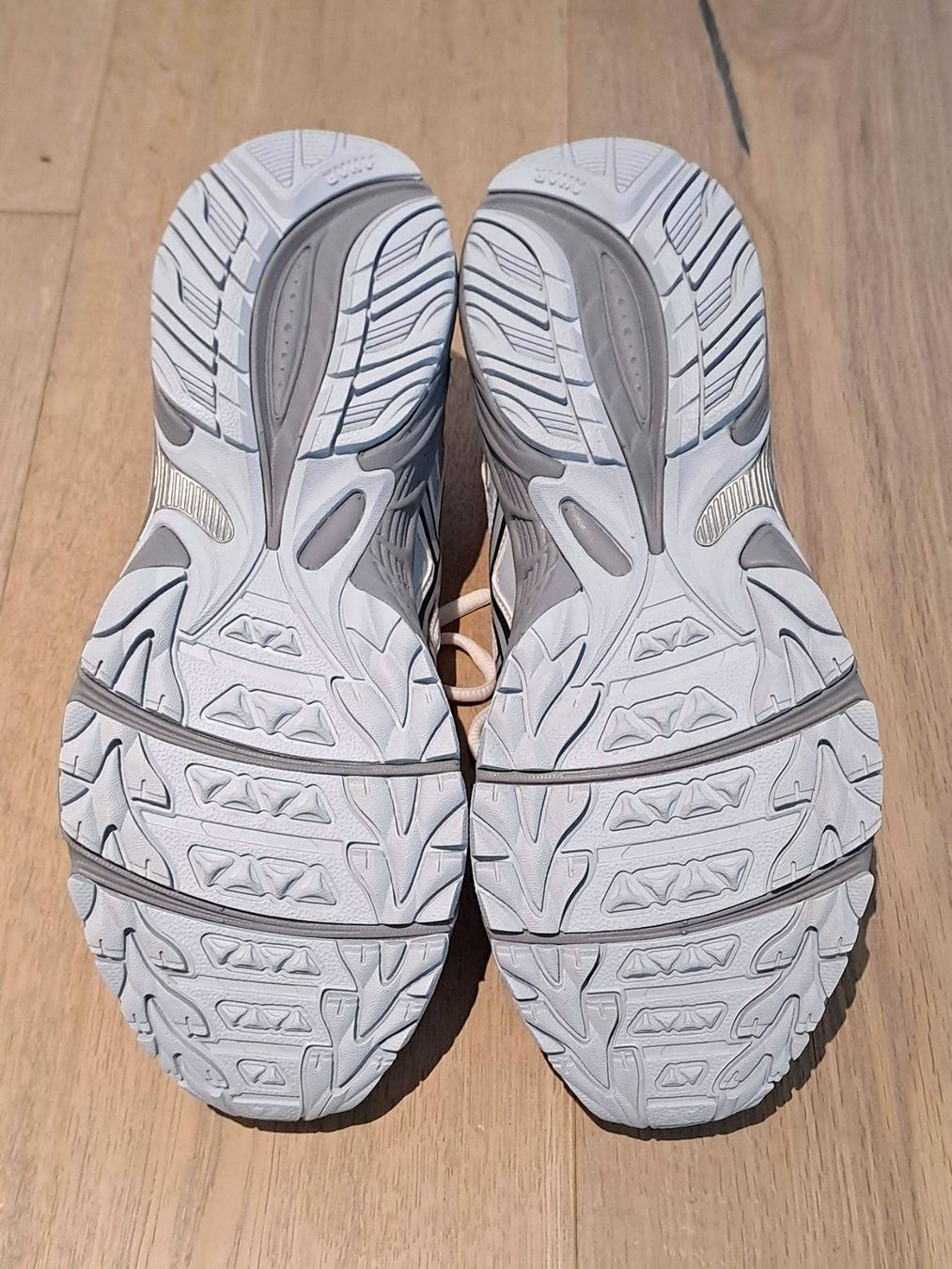 Asics Herrenschuhe: Asics SportStyle Gel Venture – Gebraucht aus Zürich von kon_9gbb 4
