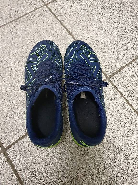 Scarpe per ragazzi: Hallenschuhe – Usato da Waltenschwil venduto da ginola_23