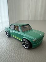 Auto modellino Hot Wheels BMW 2002 verde usato