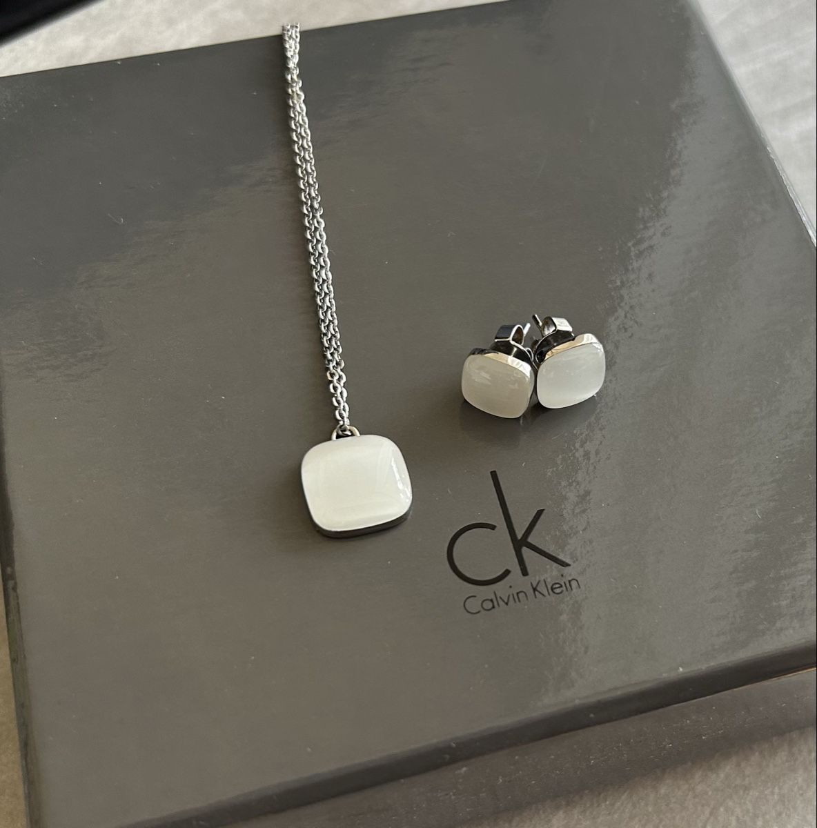 Calvin Klein Boucles d'oreille: Set von Calvin Klein – D'occasion à Riehen par BESSI17 3
