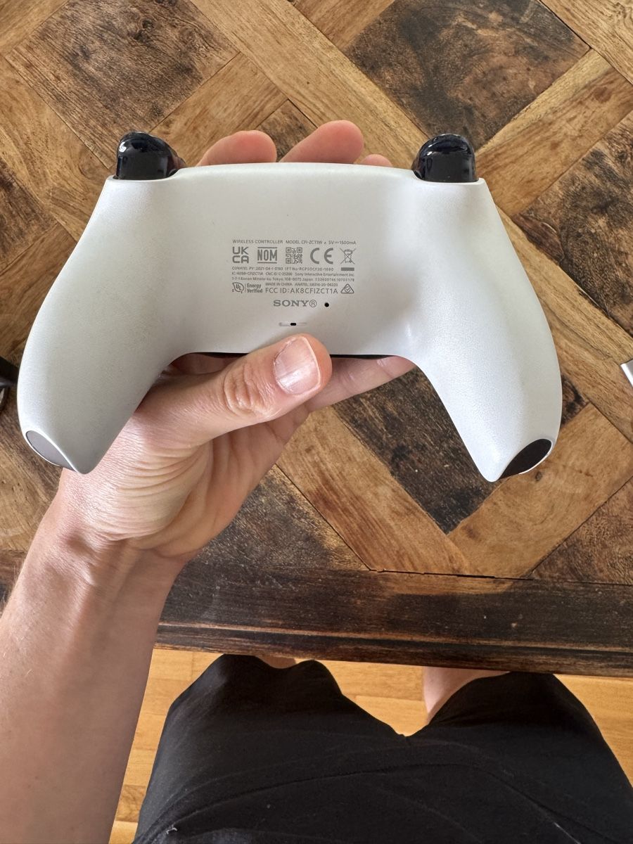 Sony Manettes: PS5 Controller (DualSense) defekt – Défectueux à Zürich par van_p5kq 1