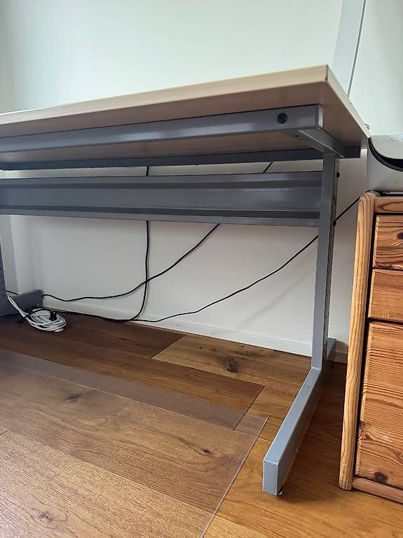 Ikea Bureaux: IKEA Schreibtisch, 160 x 80 cm – D'occasion à Zürich par playground 2