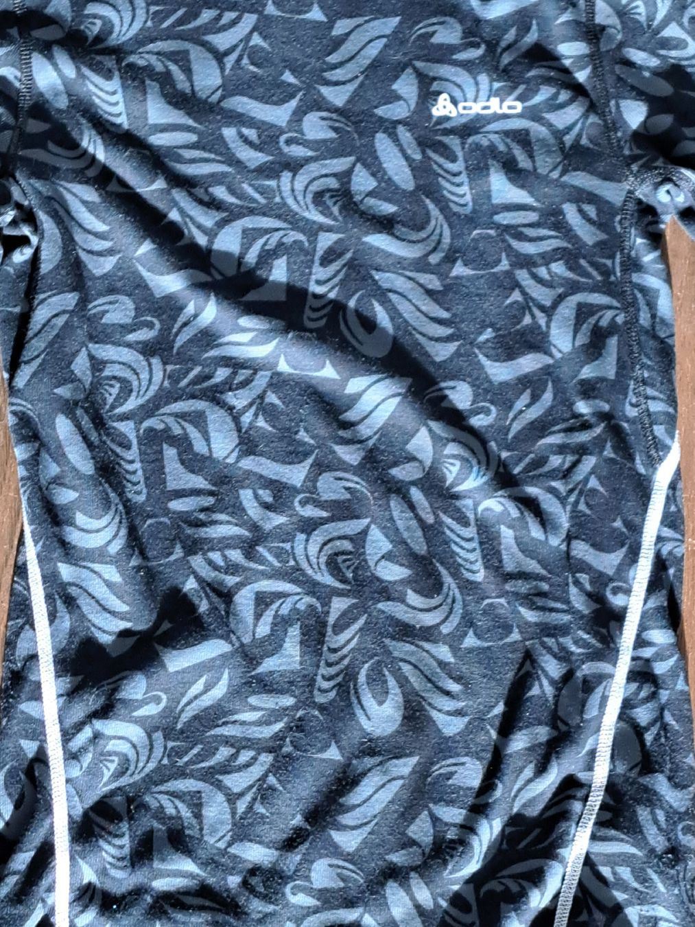Odlo T-shirts: Odlo Shirt Langarm Muster Grösse M gebraucht – D'occasion à Zürich par Pepsilon 2