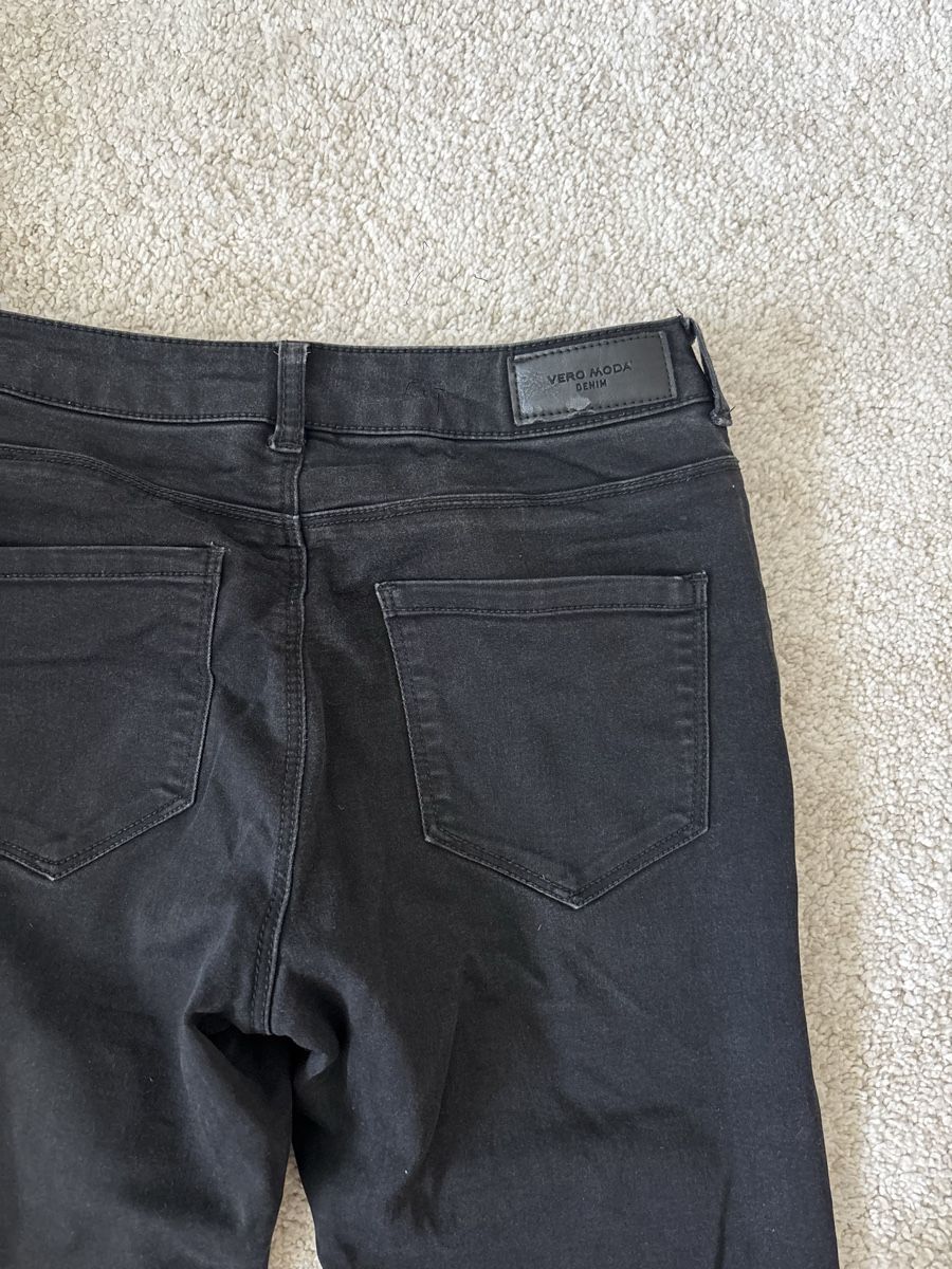 Vero Moda Jeans: Damen Jeans schwarz Grau Grösse S Vero Moda – Usato da Basel venduto da mic_5258 8