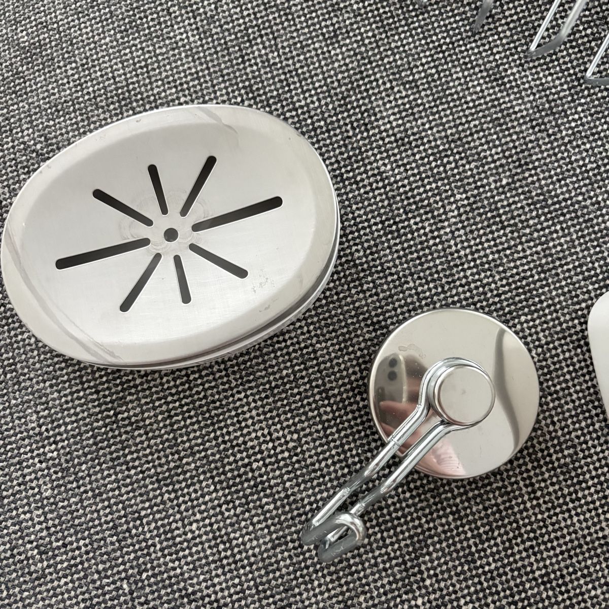 Seifenschalen: Bathroom accessories: 2 shelves, hook and soap dish – Neu (gemäss Beschreibung) aus Pully von Sell_it_all 3