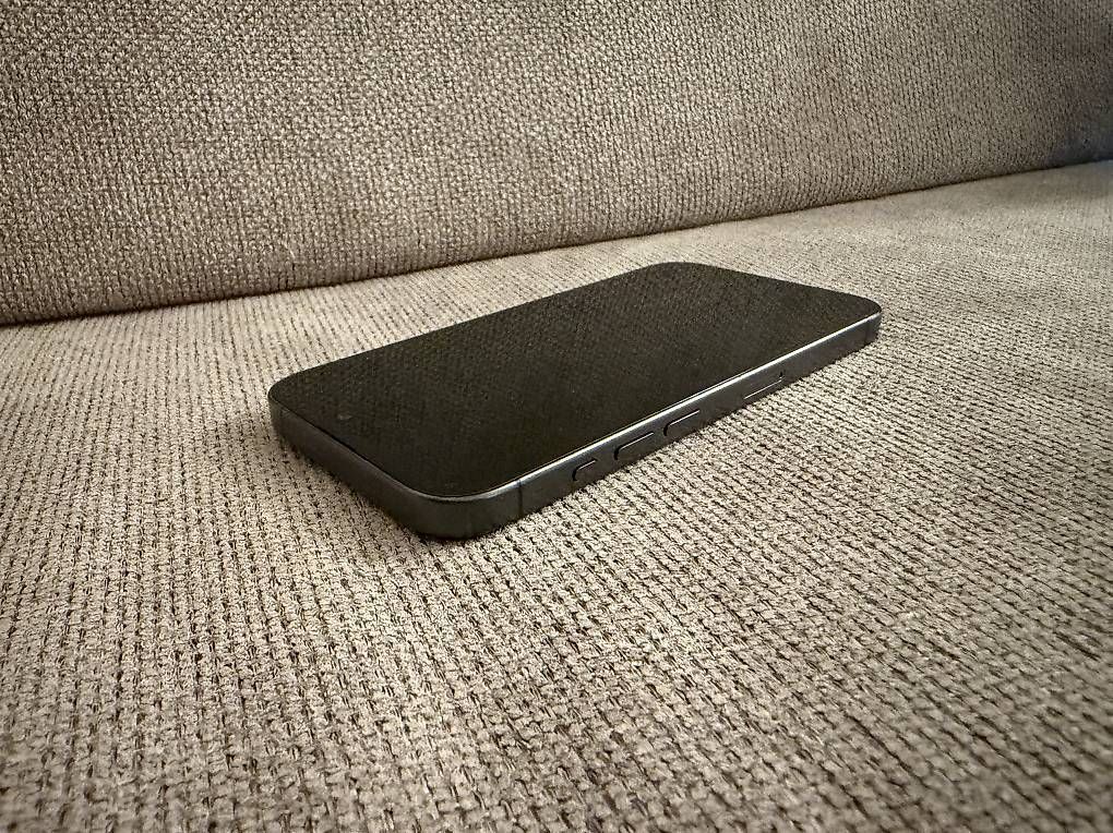 Telefoni cellulari / Smartphones: iPhone 15 Pro 256 GB Schwarz – Usato da Schaffhausen venduto da Z5S 2