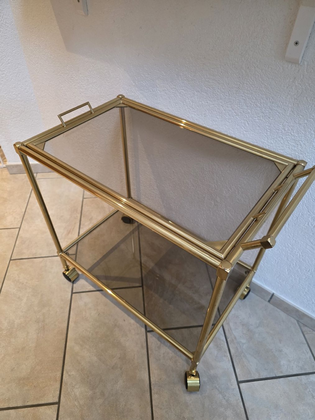 Toutes les décorations: Servierwagen Messing mit Glasplatten  – D'occasion à Mümliswil par Mizzi77 3