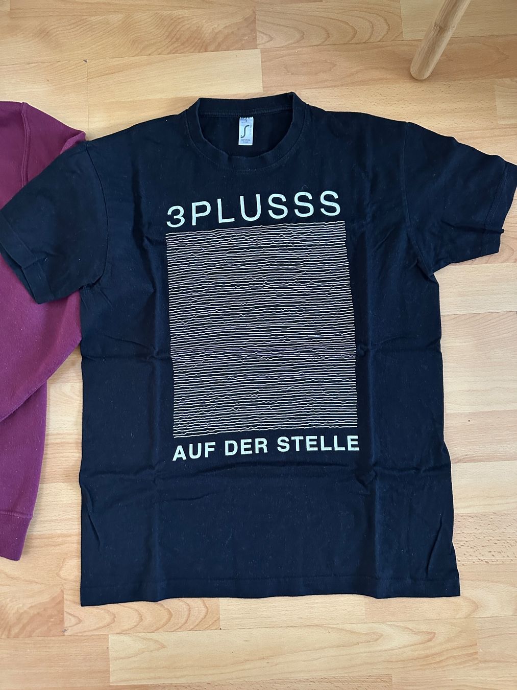 Lotti di vestiti: 3Plusss T-shirt & Sweater – Usato da Luzern venduto da Sesilija 2