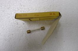 Sicherung 30 A 37 mm neu ungebraucht im Originalkarton