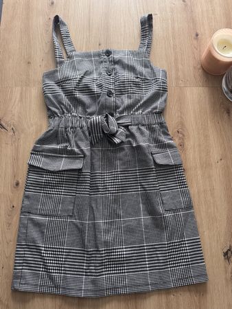 Robe courte à carreaux taille 158