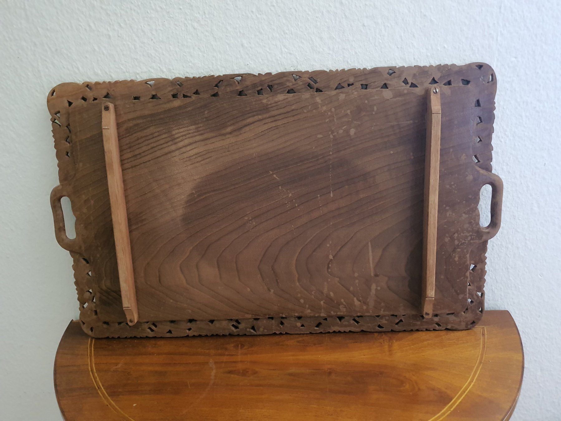 Piatti di portata: Altes Vintage Holz Serviertablett Tablett geschnitzt – Usato da Schaffhausen venduto da pfanis09 8