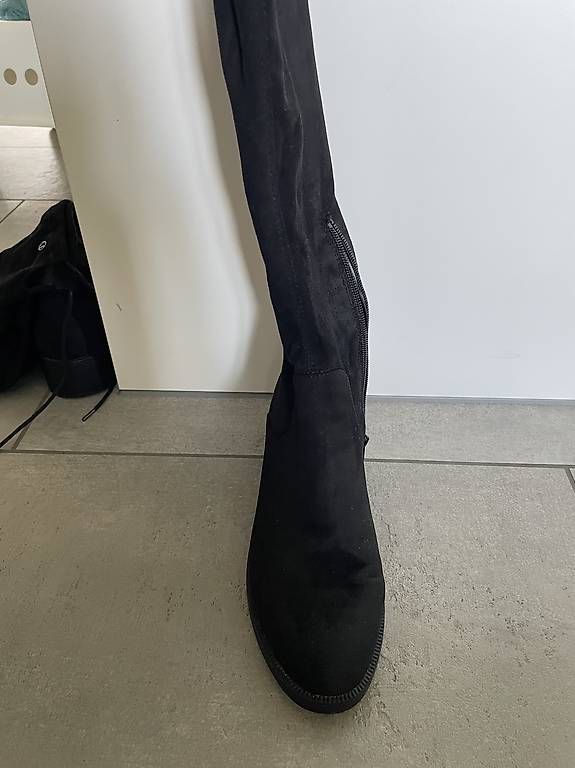 Chaussures femmes: Overknee Stiefel – D'occasion à Hitzkirch par ele_fj6v 1