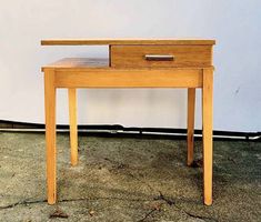 Rare bureau pour enfant moderniste tchèque / SOLDÉ !!