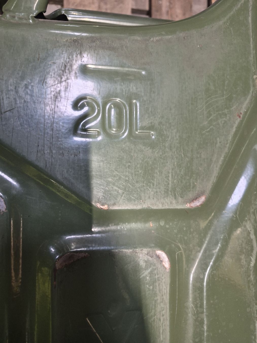 Taniche per benzina: Kraftstoffkaniszer 20L – Usato da Teufenthal AG venduto da ChT. 3