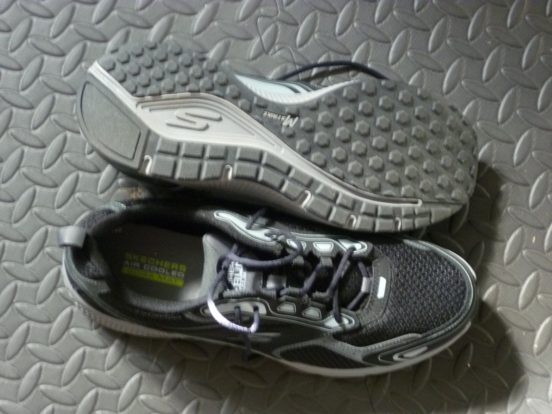 Skechers Scarpe da uomo: Skechers Sport Gr. 45 – Nuovo (secondo la descrizione) da Safenwil venduto da universum78