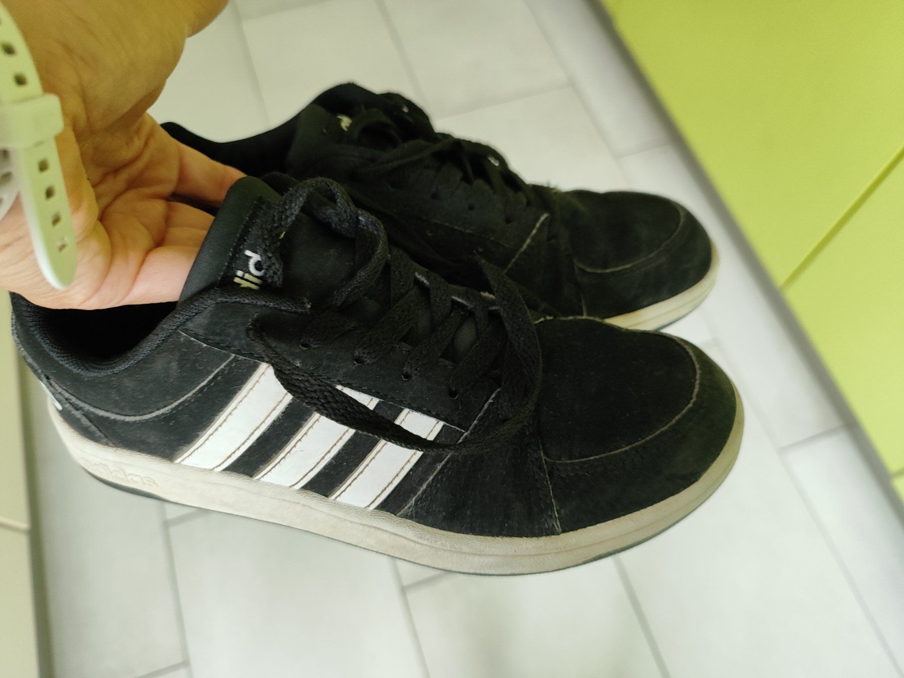 Adidas Herrenschuhe: Adidas Sneakers, Turnschuhe Gr. 34 – Gebraucht aus Seon von Mandes1 1