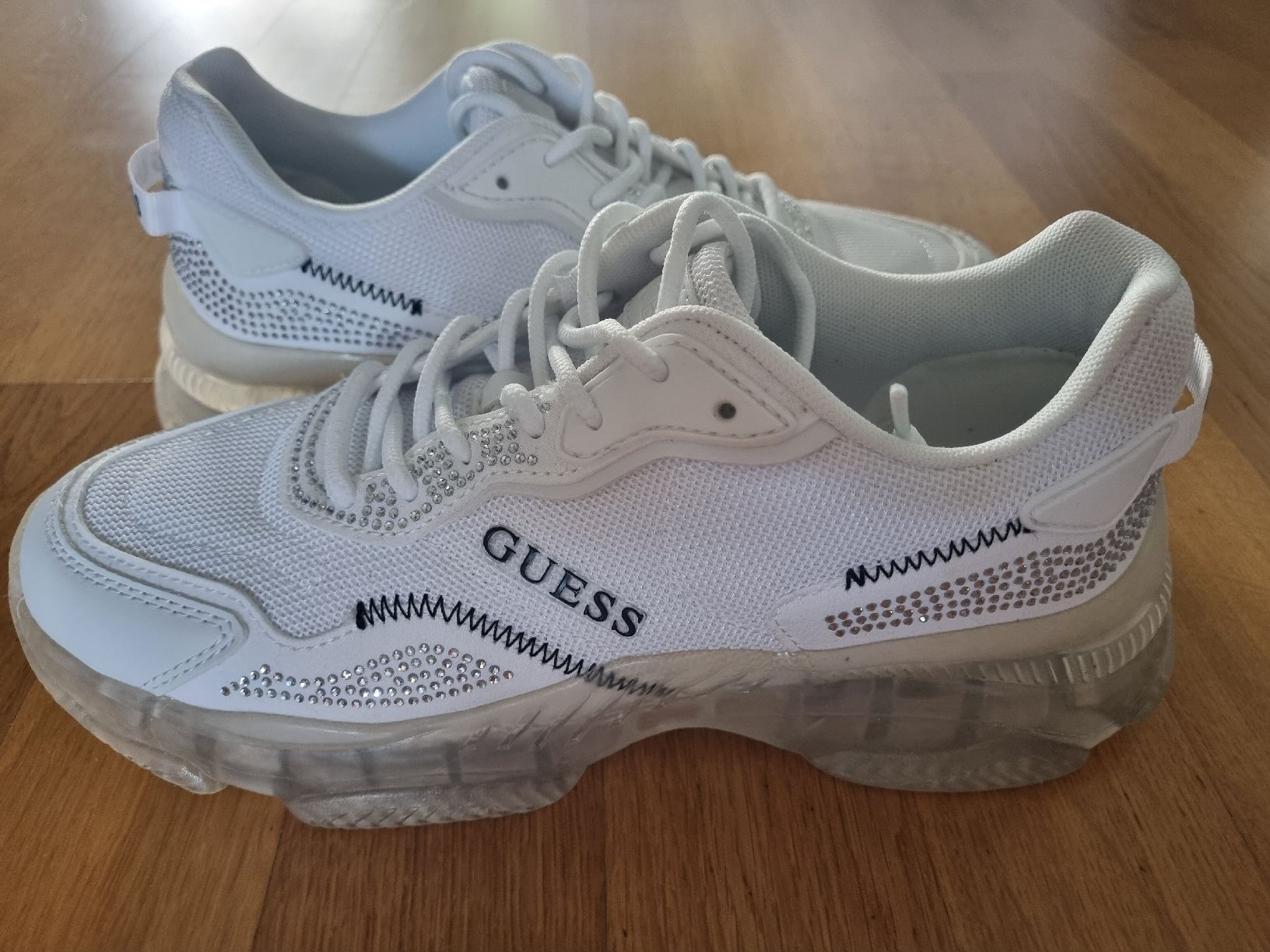 Guess Damenschuhe: Guess Sneaker, Gr. 38 – Gebraucht aus Weinfelden von KaSto77 2