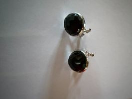 schöne schwarze Ohrstecker