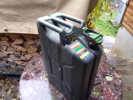 Armee Kanister