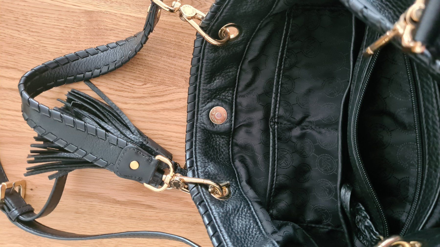 Michael Kors Borse da donna: Michael Kors Handtasche Schwarz Leder – Usato da Jona venduto da hen_7fyc 5