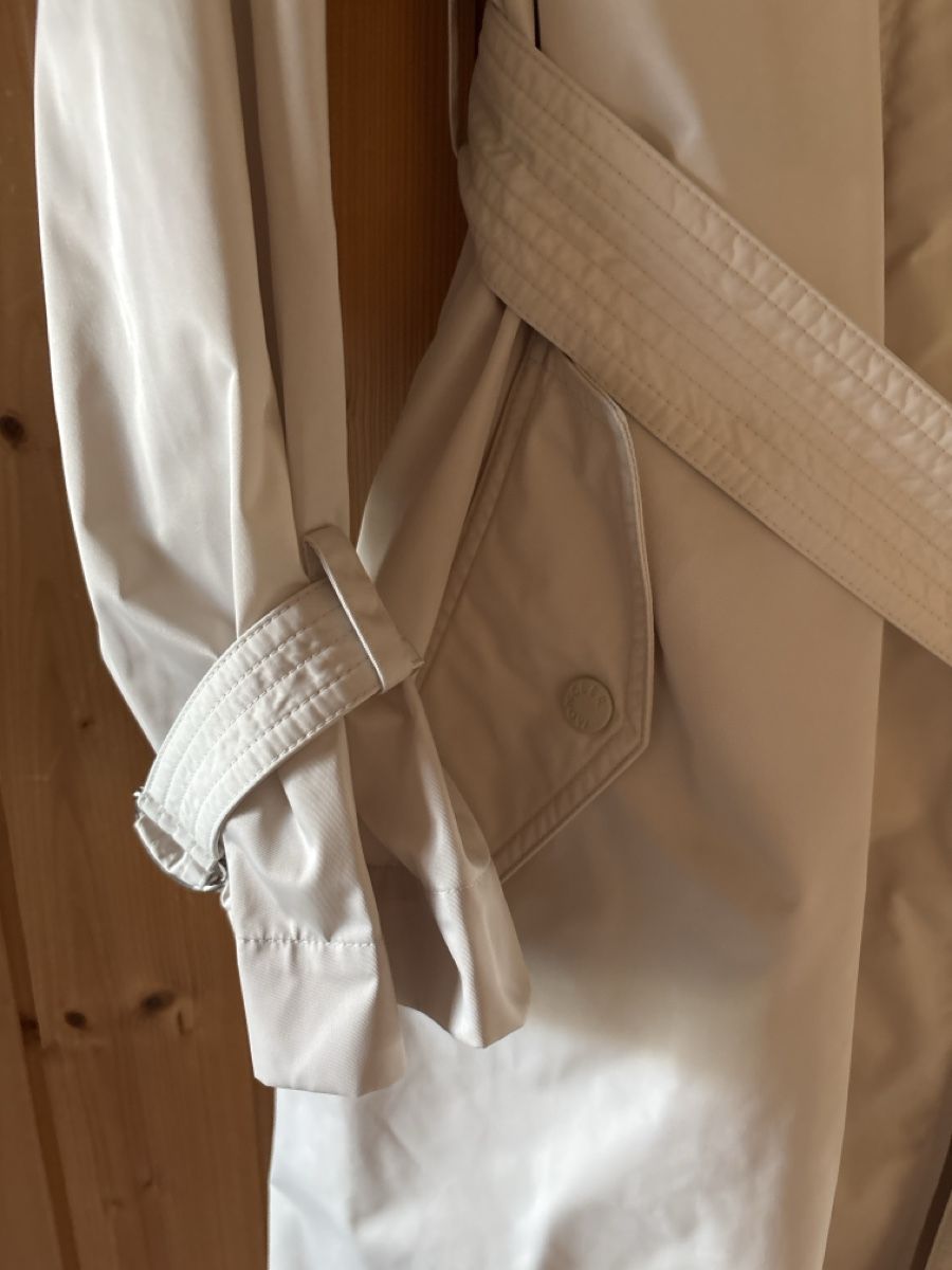 Moncler Mäntel: Moncler Allwettermantel  neuwertig – Neu (gemäss Beschreibung) aus Zofingen von Relaxed43 2