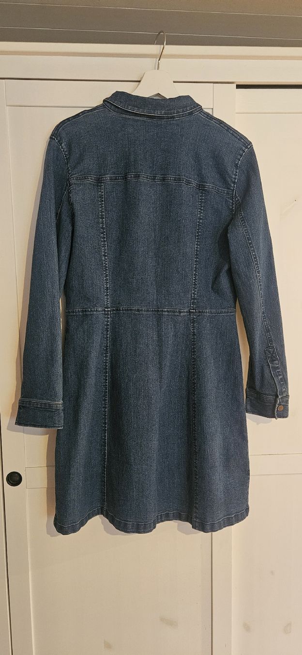 Vestiti: Kurzes Jeanskleid mit langen Ärmeln – Usato da Hüttlingen venduto da Thurgi85 1
