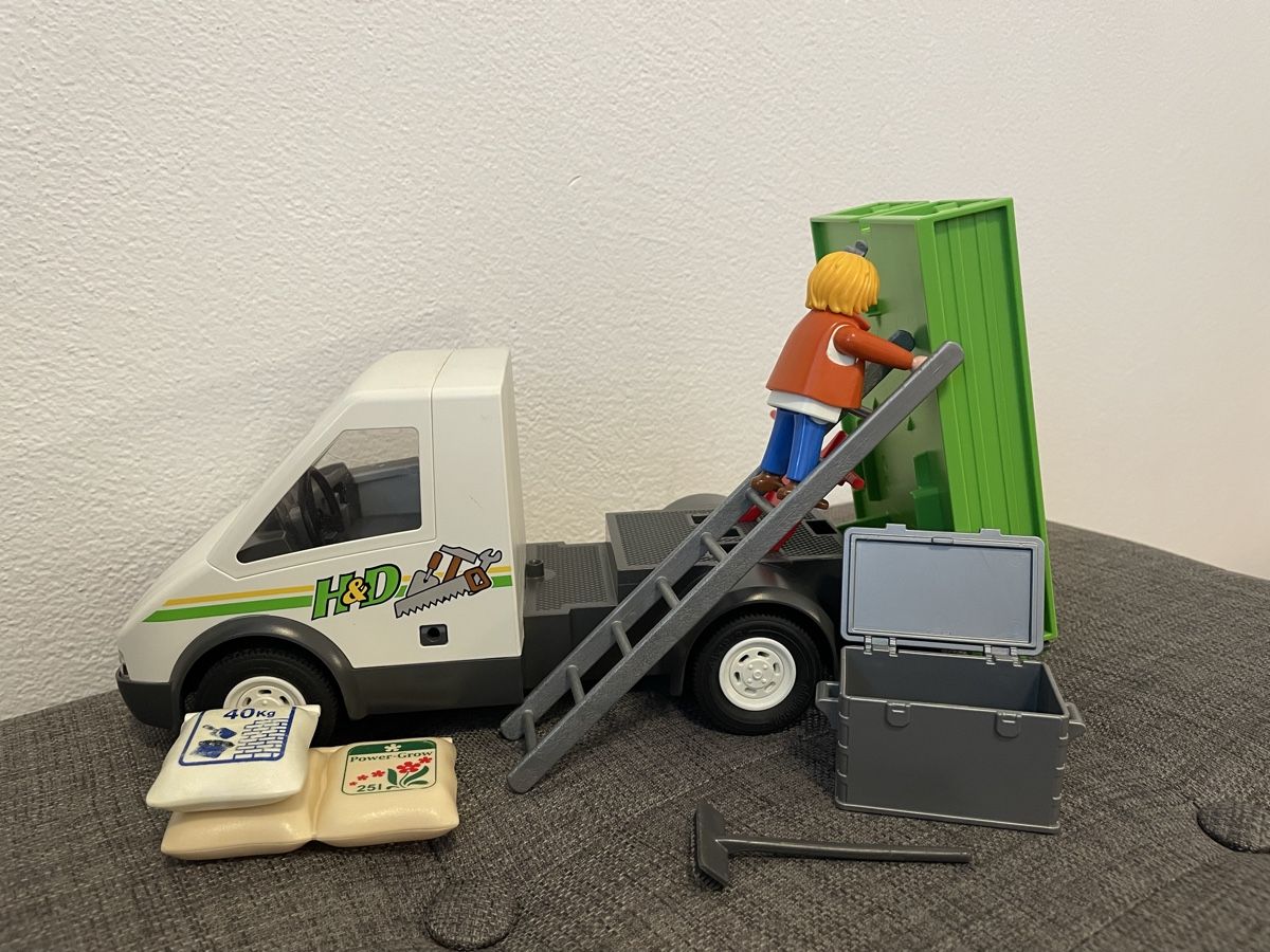 Playmobil Spielzeuge: Playmobil-LKW mit Zubehör – Gebraucht aus Chur von Tsambiko 8